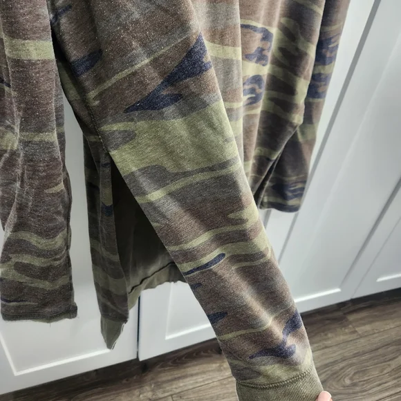 Z Supply Camo Print The Weekender Pullover XS - Picture 10 of 12